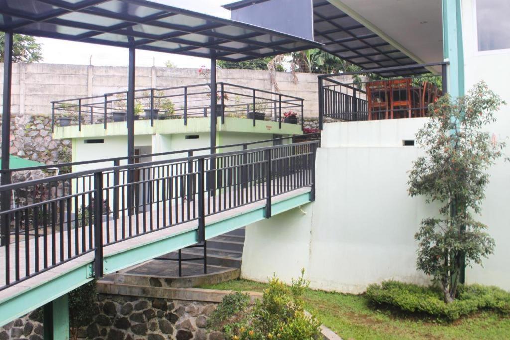 Hotel Graha Widjaja Puncak Bagian luar foto
